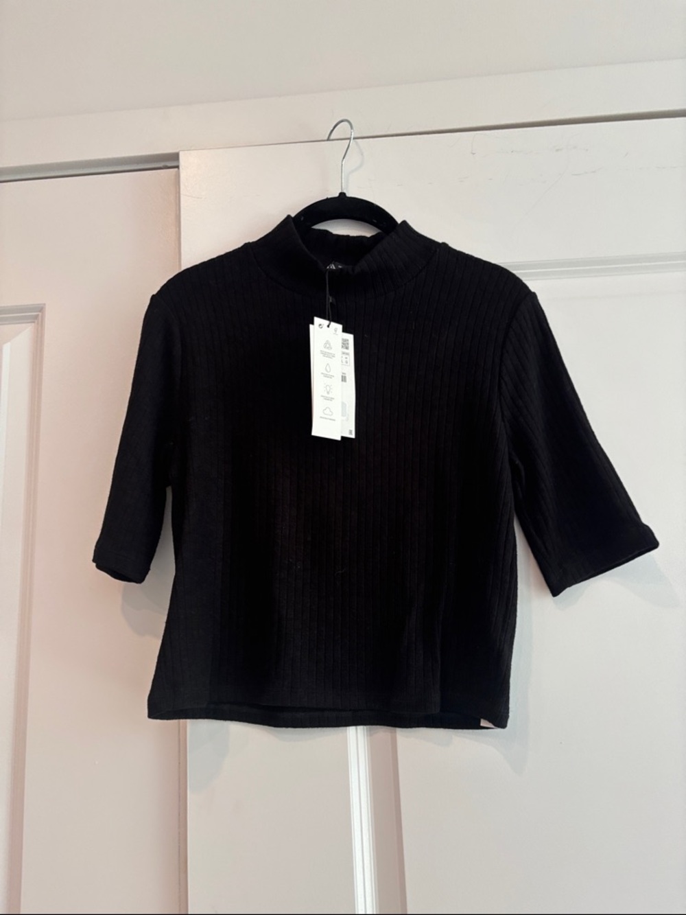 Zara Black Ribbed Short Sleeve Mock Neck Top